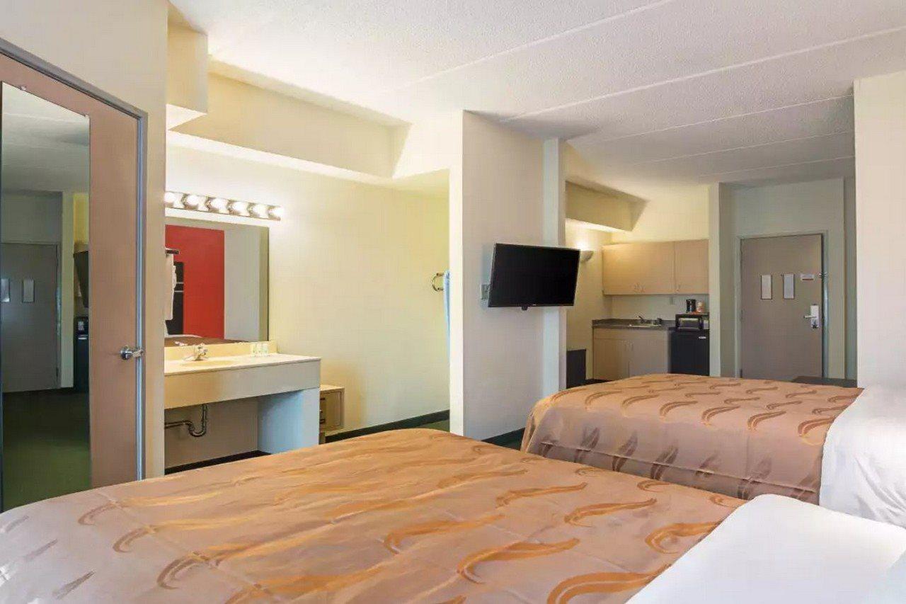 Quality Suites Atlanta Airport East Forest Park Εξωτερικό φωτογραφία