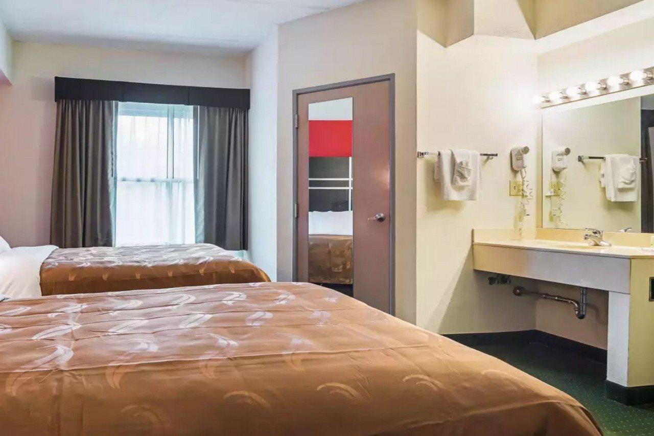 Quality Suites Atlanta Airport East Forest Park Εξωτερικό φωτογραφία