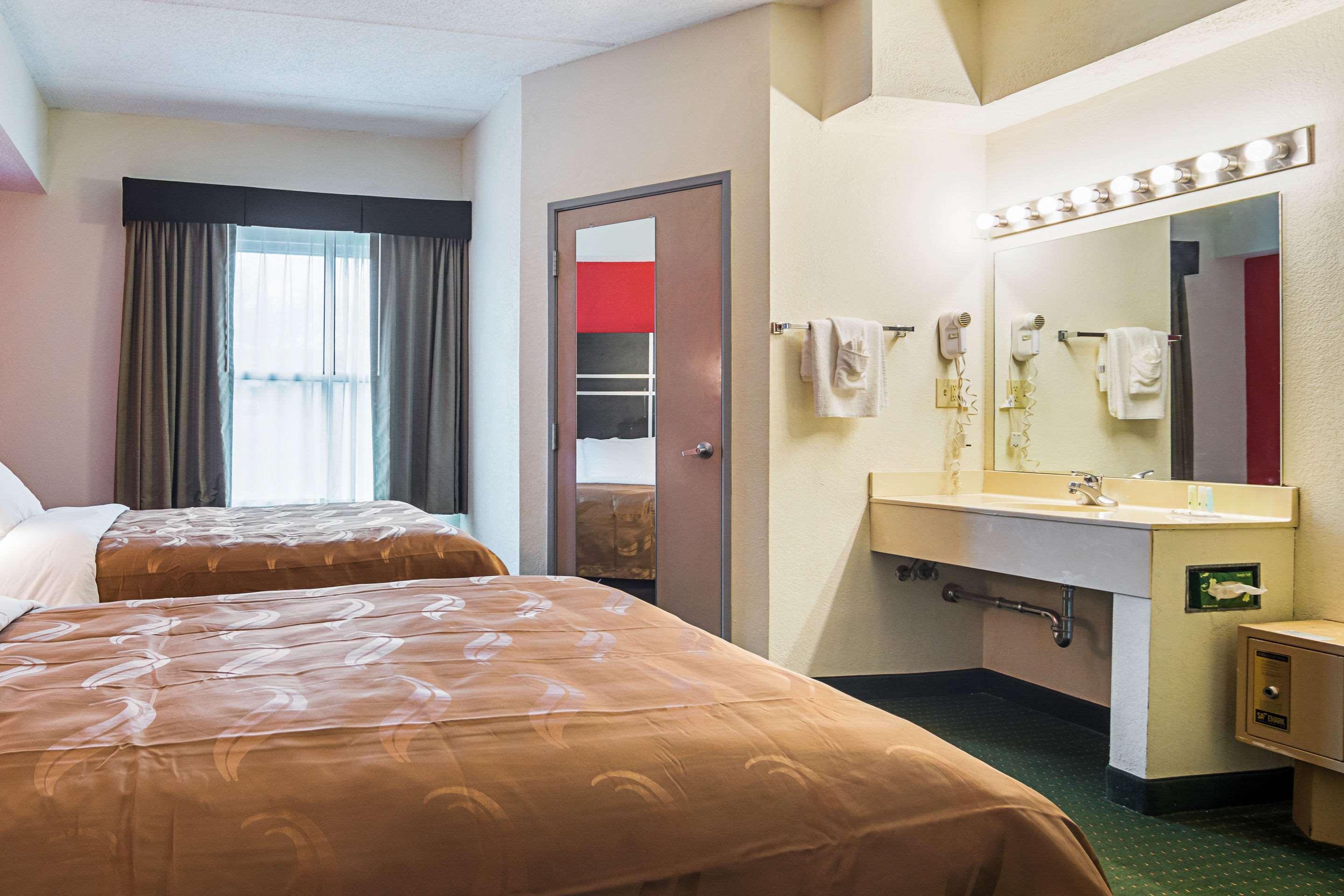 Quality Suites Atlanta Airport East Forest Park Εξωτερικό φωτογραφία