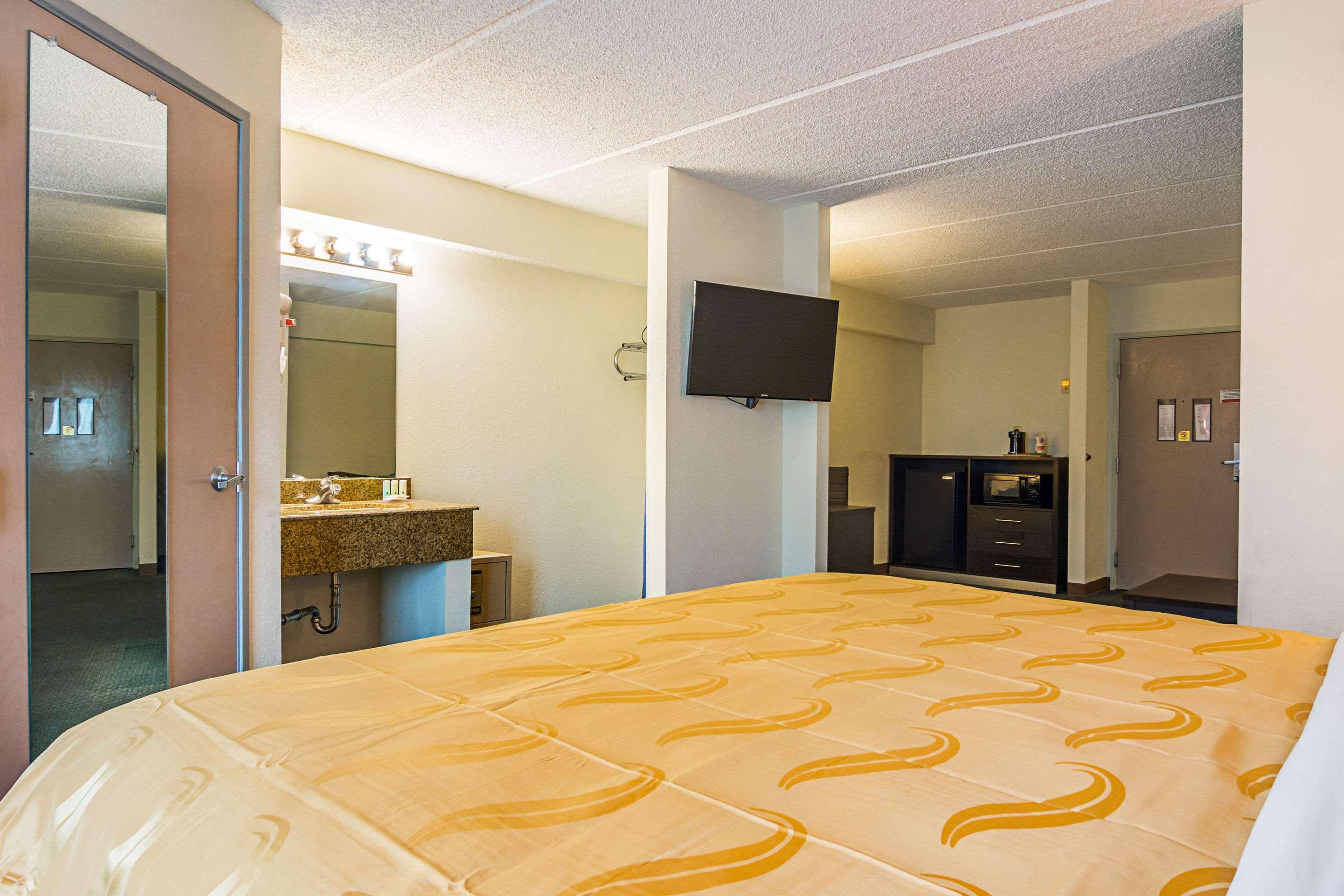 Quality Suites Atlanta Airport East Forest Park Εξωτερικό φωτογραφία