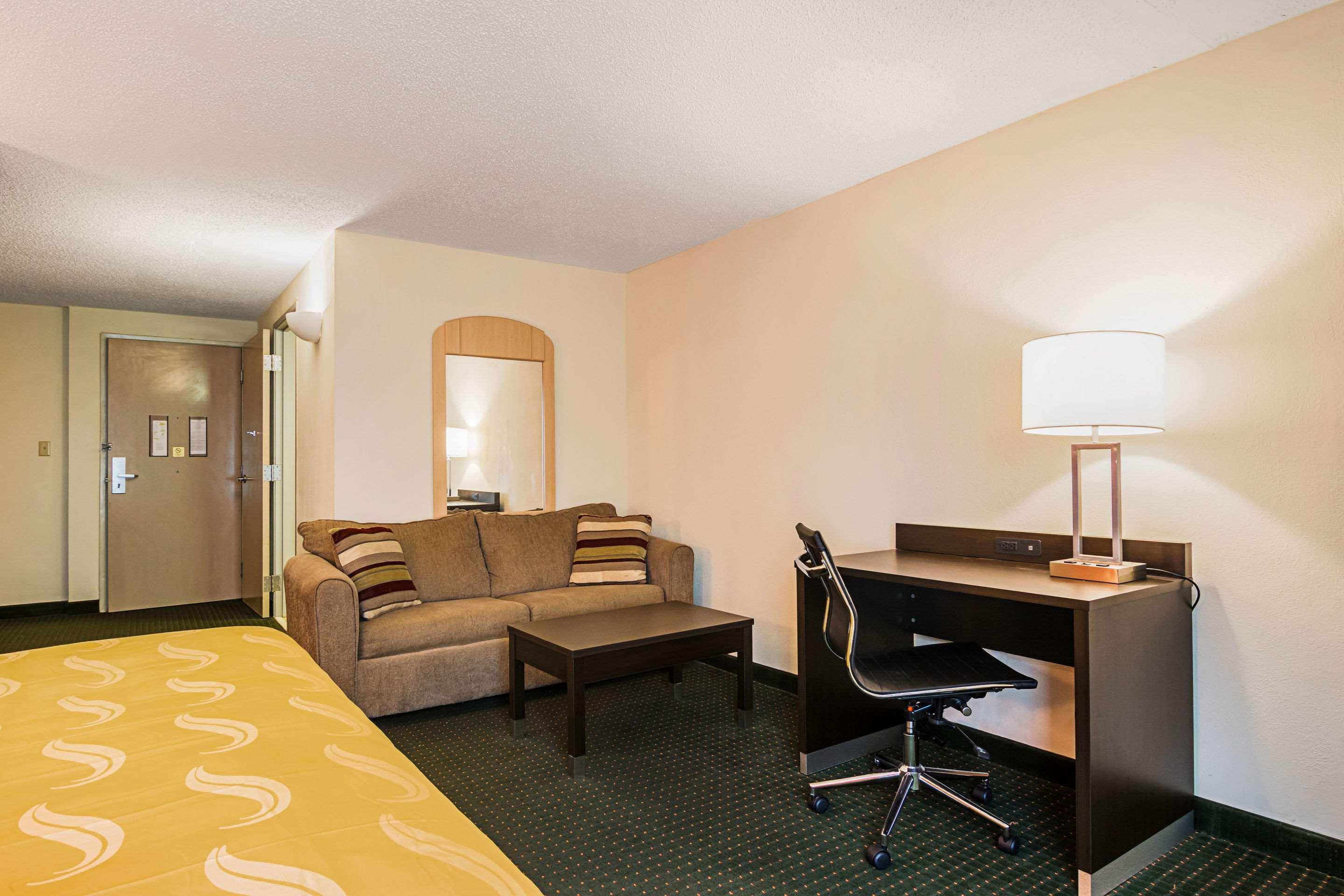 Quality Suites Atlanta Airport East Forest Park Εξωτερικό φωτογραφία