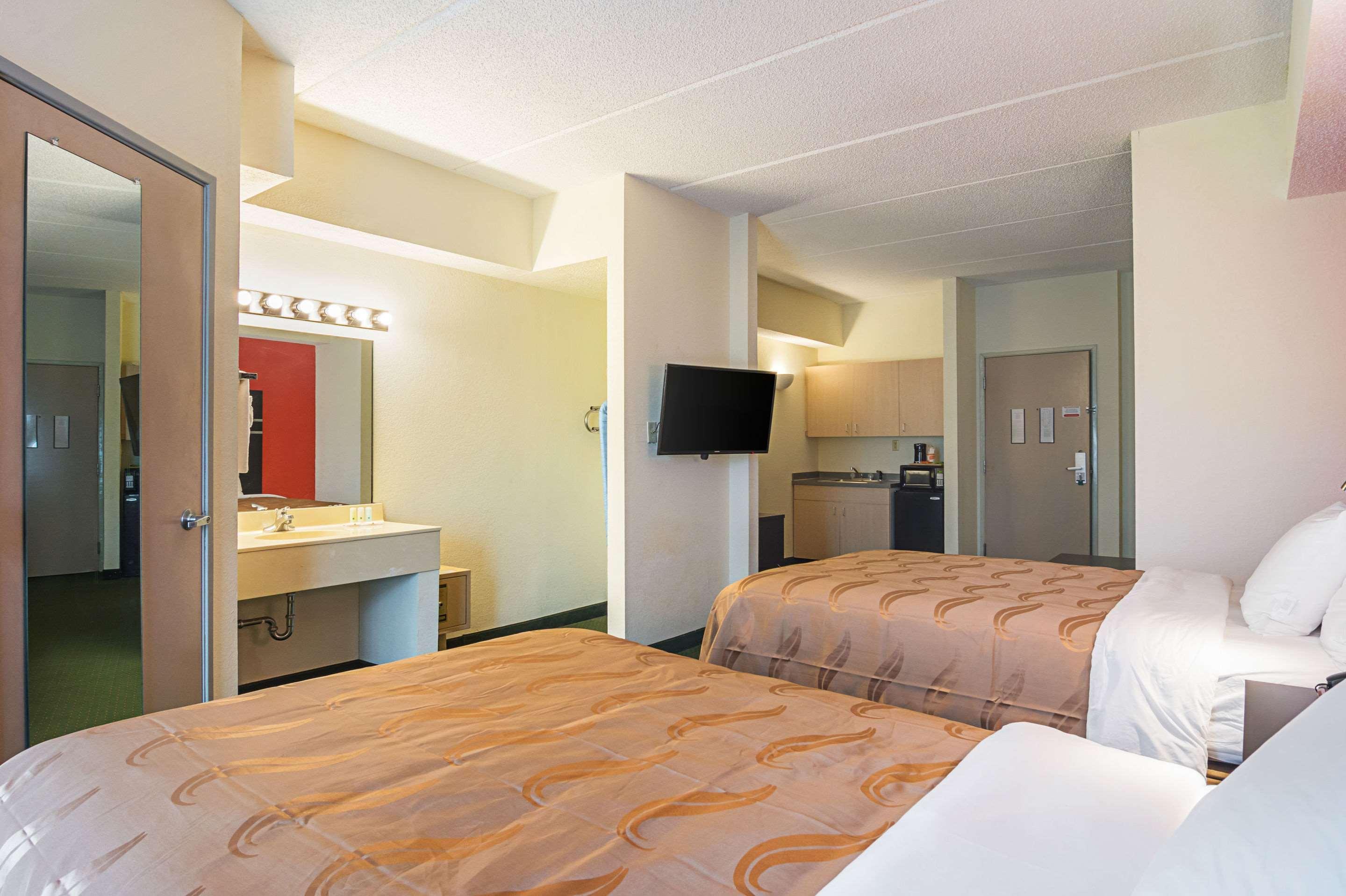Quality Suites Atlanta Airport East Forest Park Εξωτερικό φωτογραφία