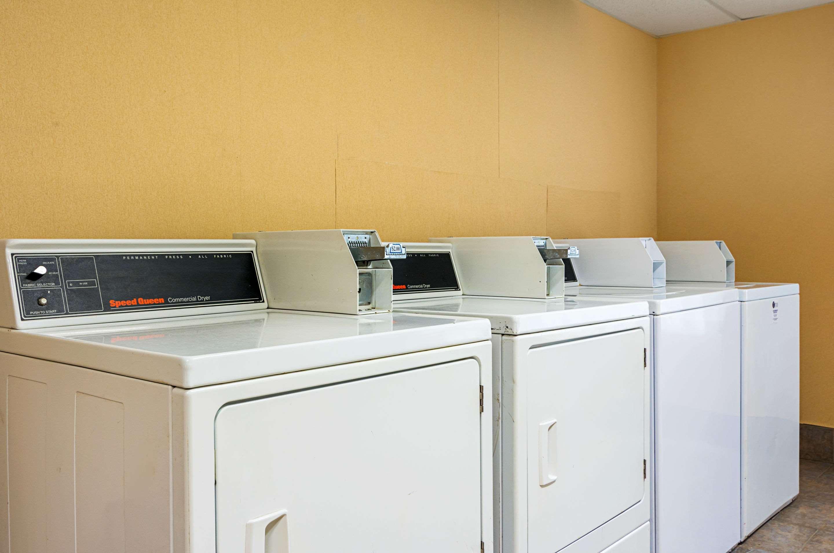 Quality Suites Atlanta Airport East Forest Park Εξωτερικό φωτογραφία
