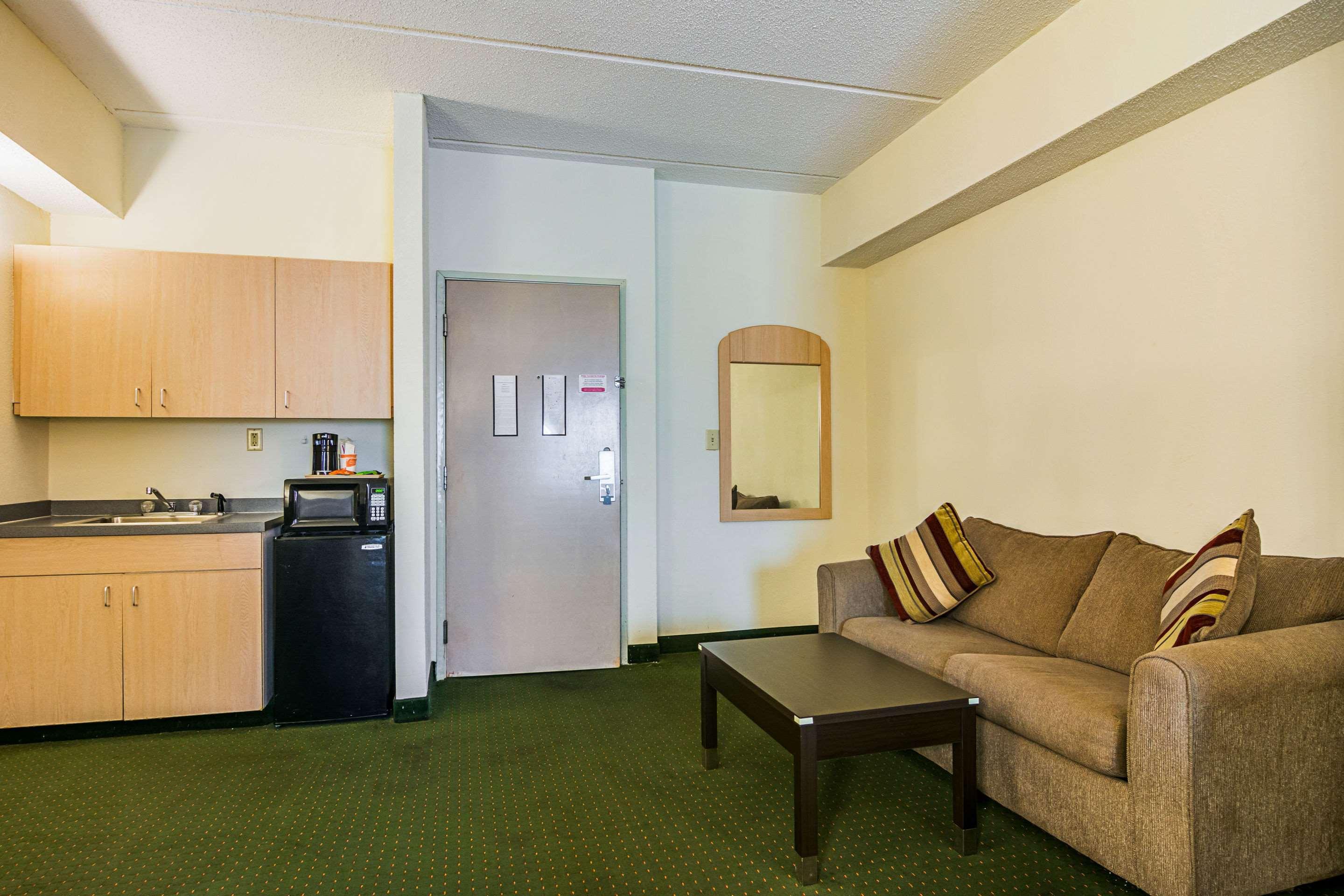Quality Suites Atlanta Airport East Forest Park Εξωτερικό φωτογραφία