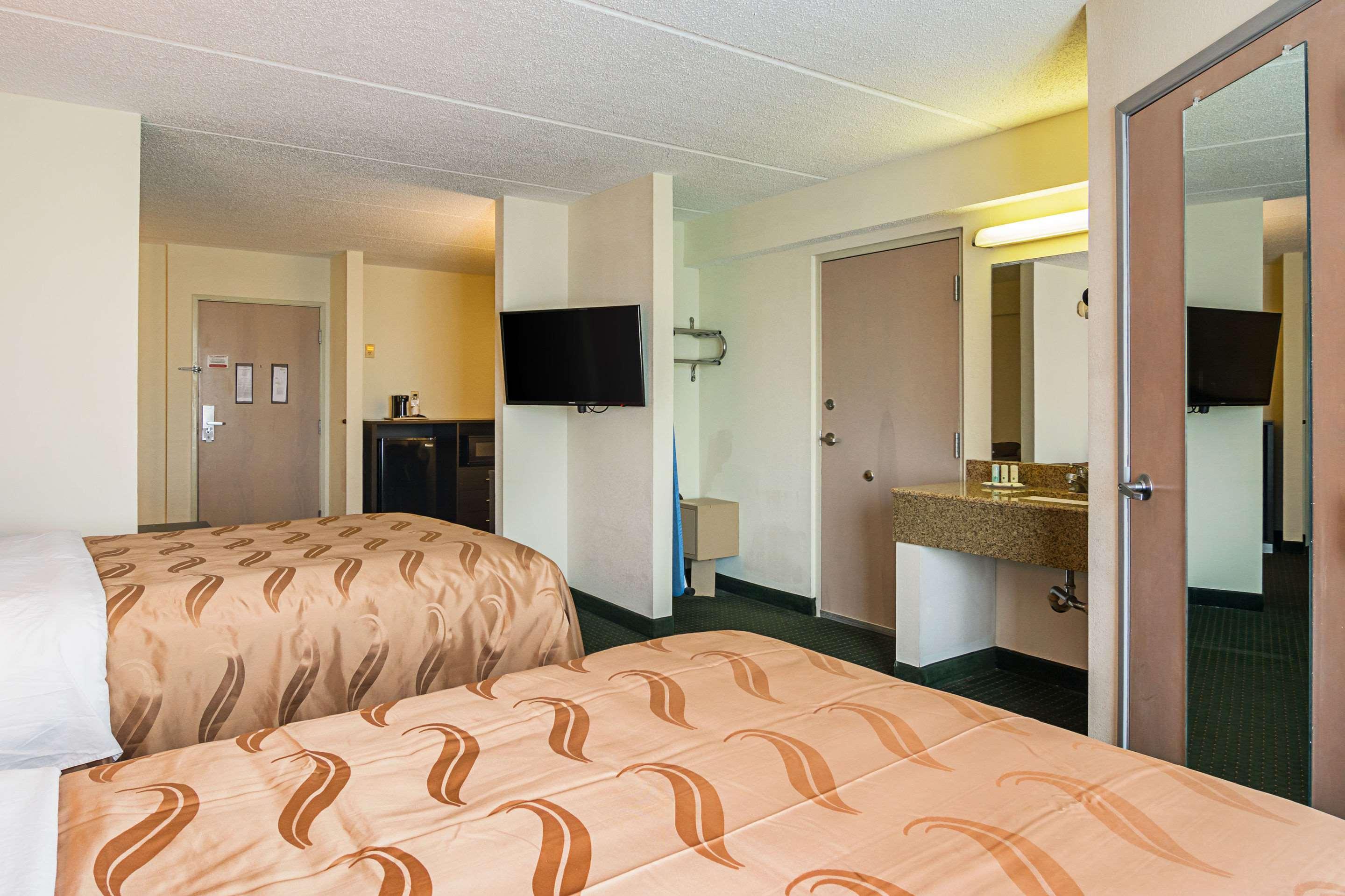 Quality Suites Atlanta Airport East Forest Park Εξωτερικό φωτογραφία
