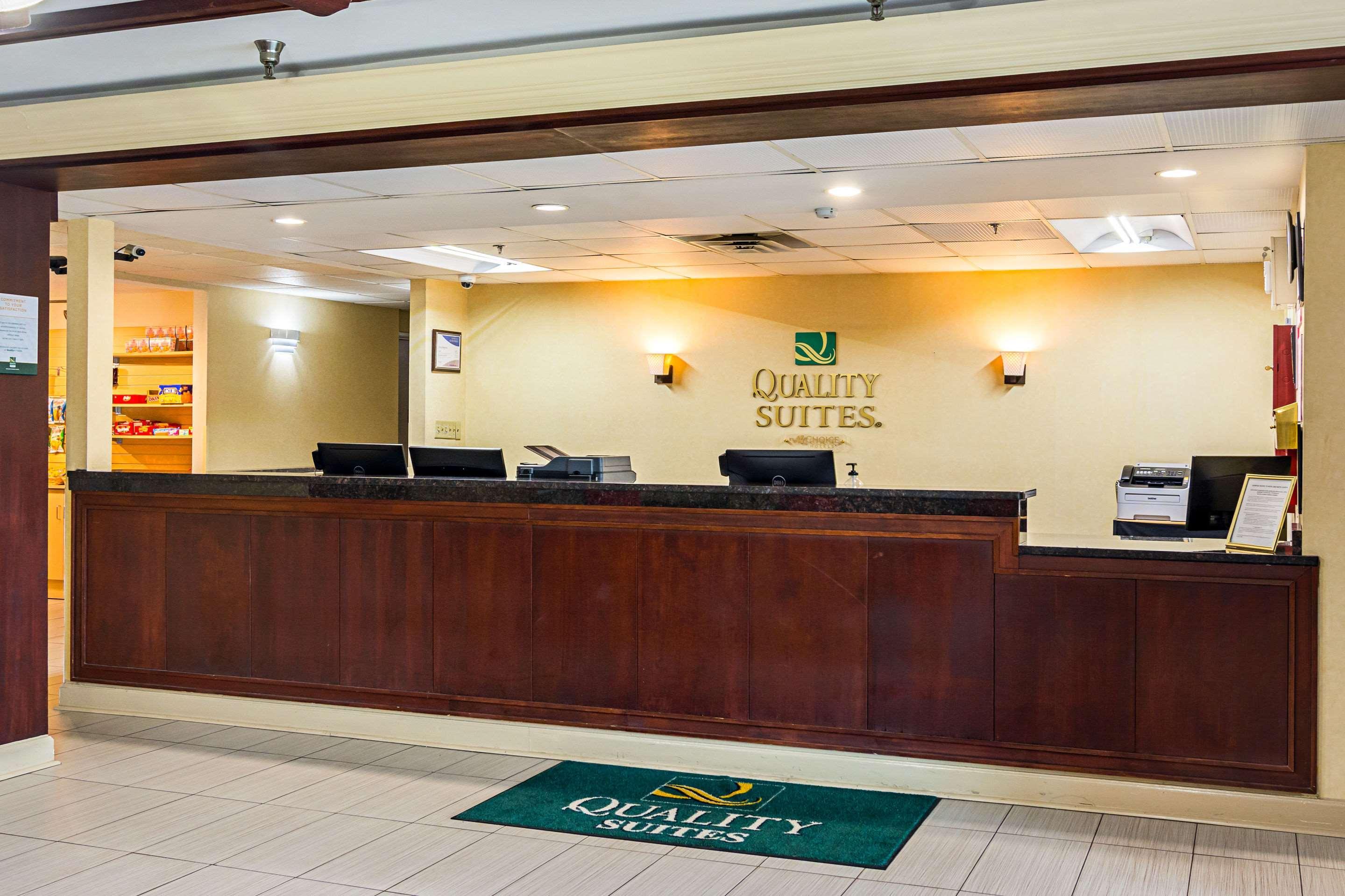 Quality Suites Atlanta Airport East Forest Park Εξωτερικό φωτογραφία
