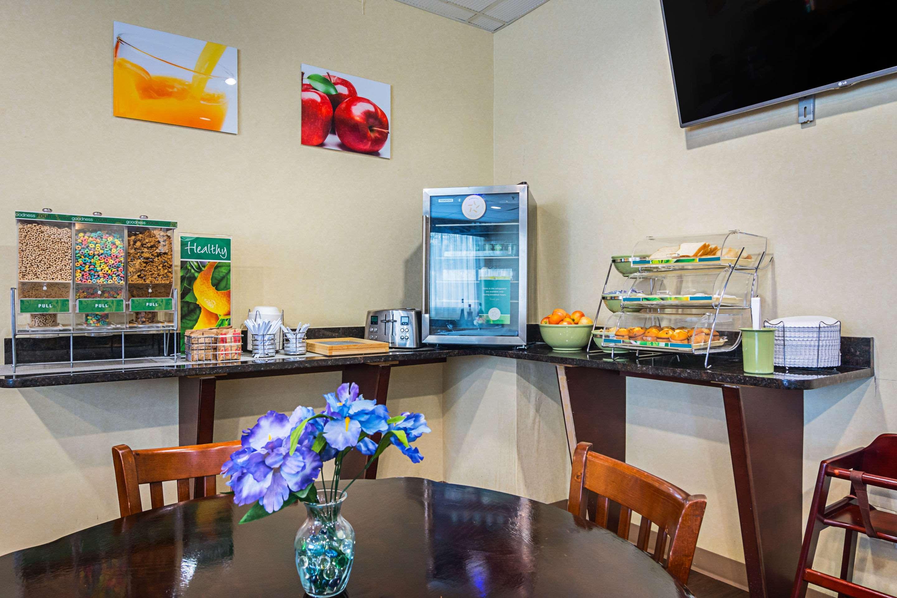 Quality Suites Atlanta Airport East Forest Park Εξωτερικό φωτογραφία
