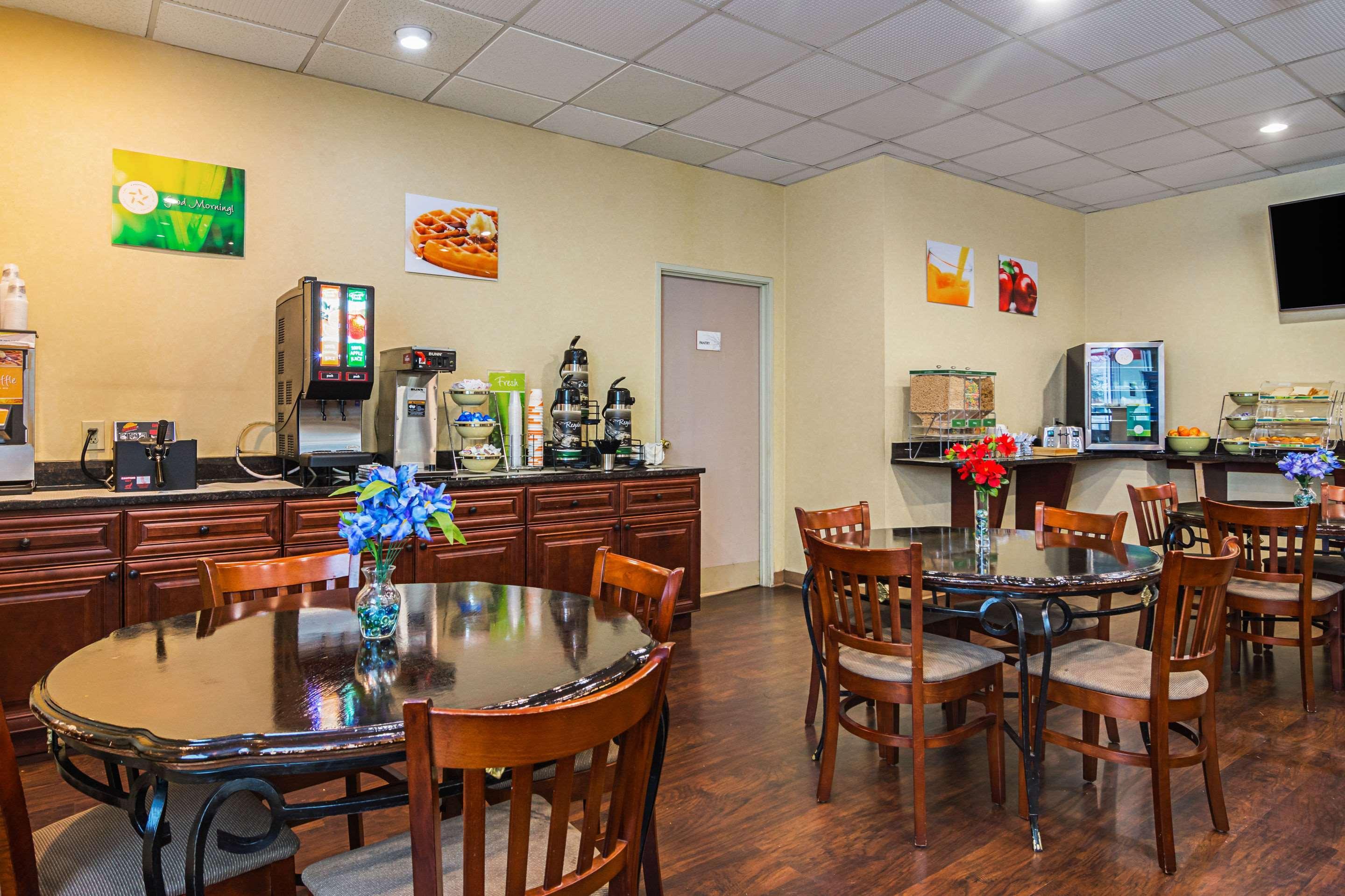 Quality Suites Atlanta Airport East Forest Park Εξωτερικό φωτογραφία