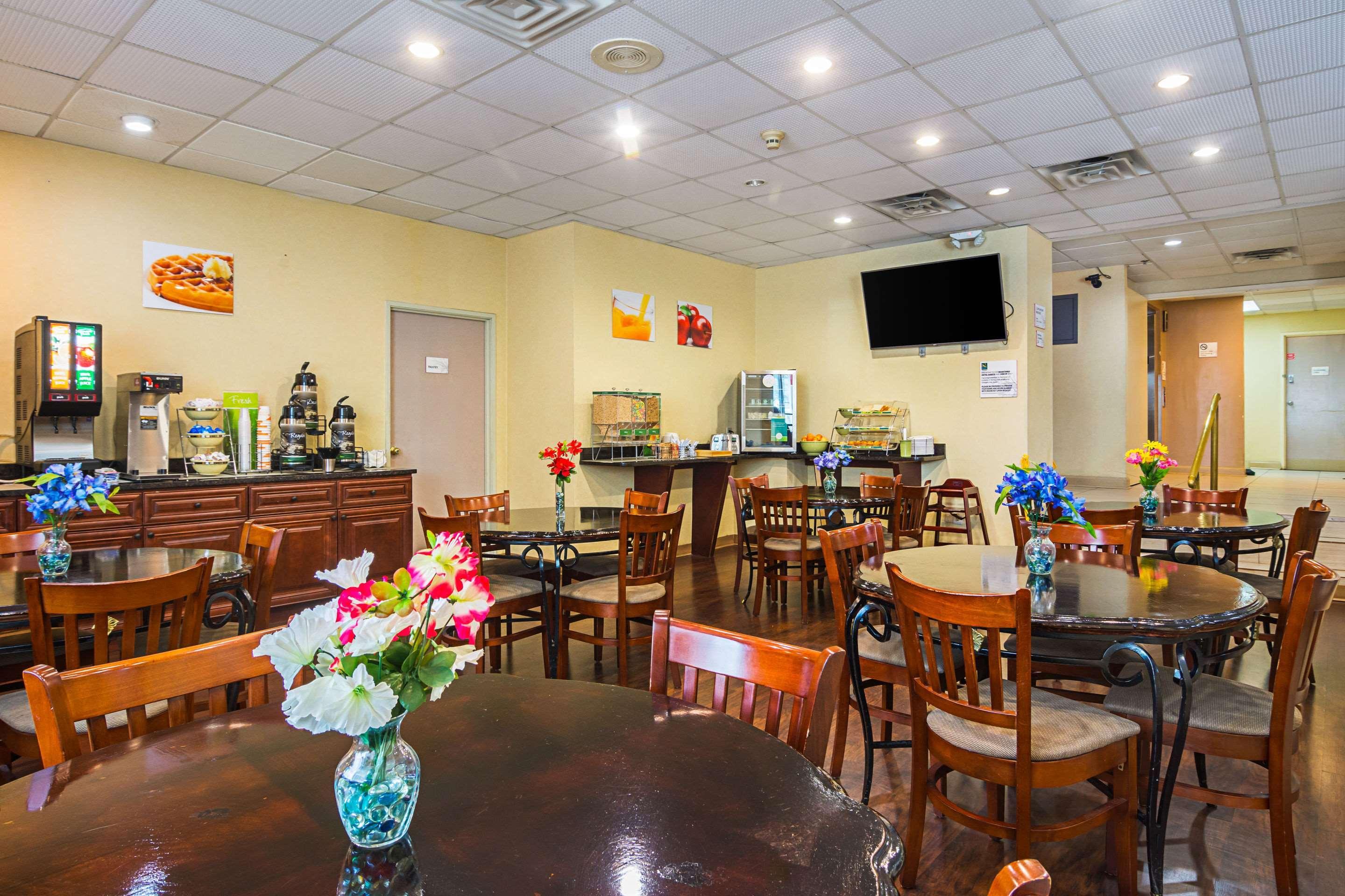 Quality Suites Atlanta Airport East Forest Park Εξωτερικό φωτογραφία