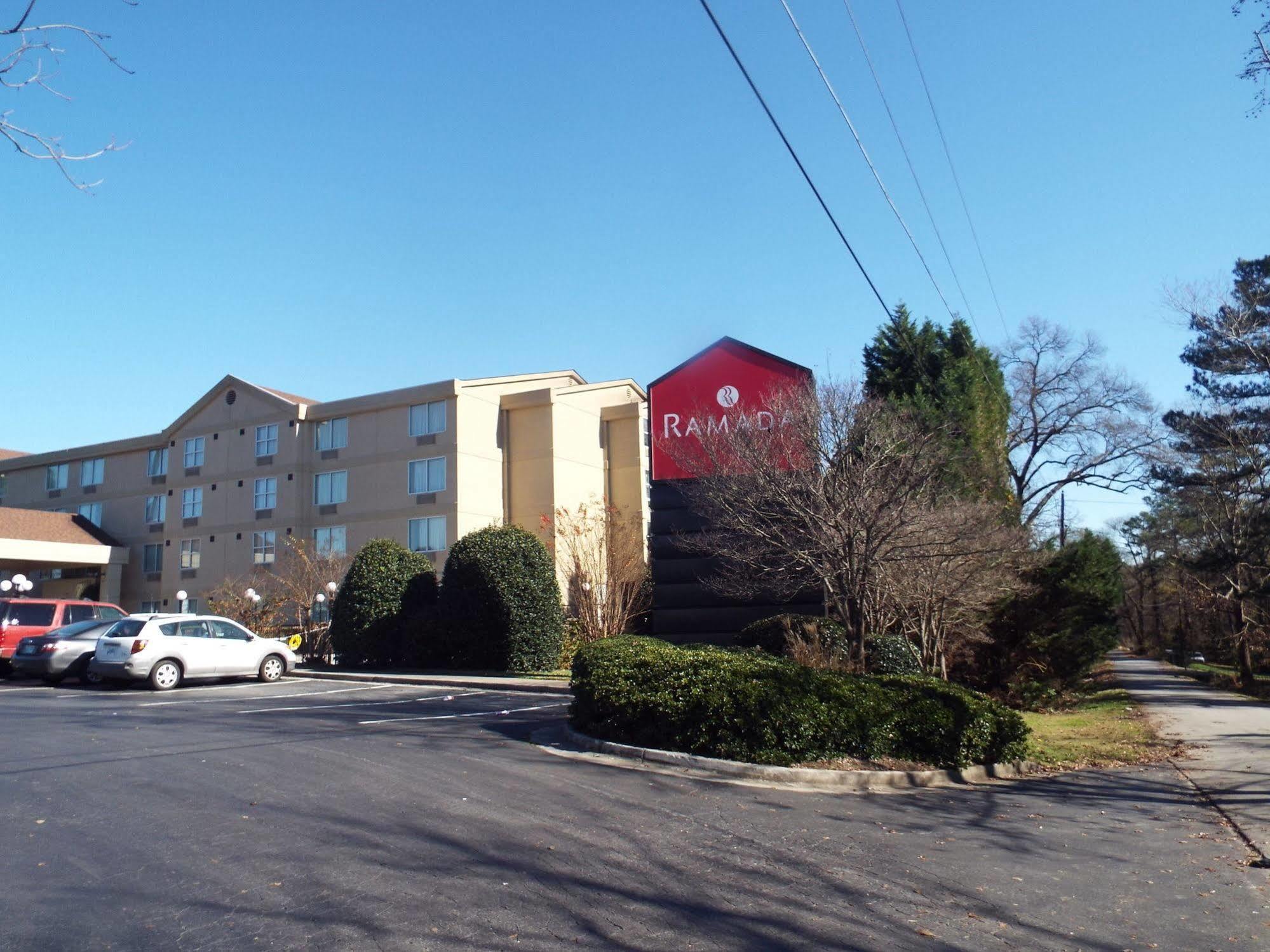 Quality Suites Atlanta Airport East Forest Park Εξωτερικό φωτογραφία