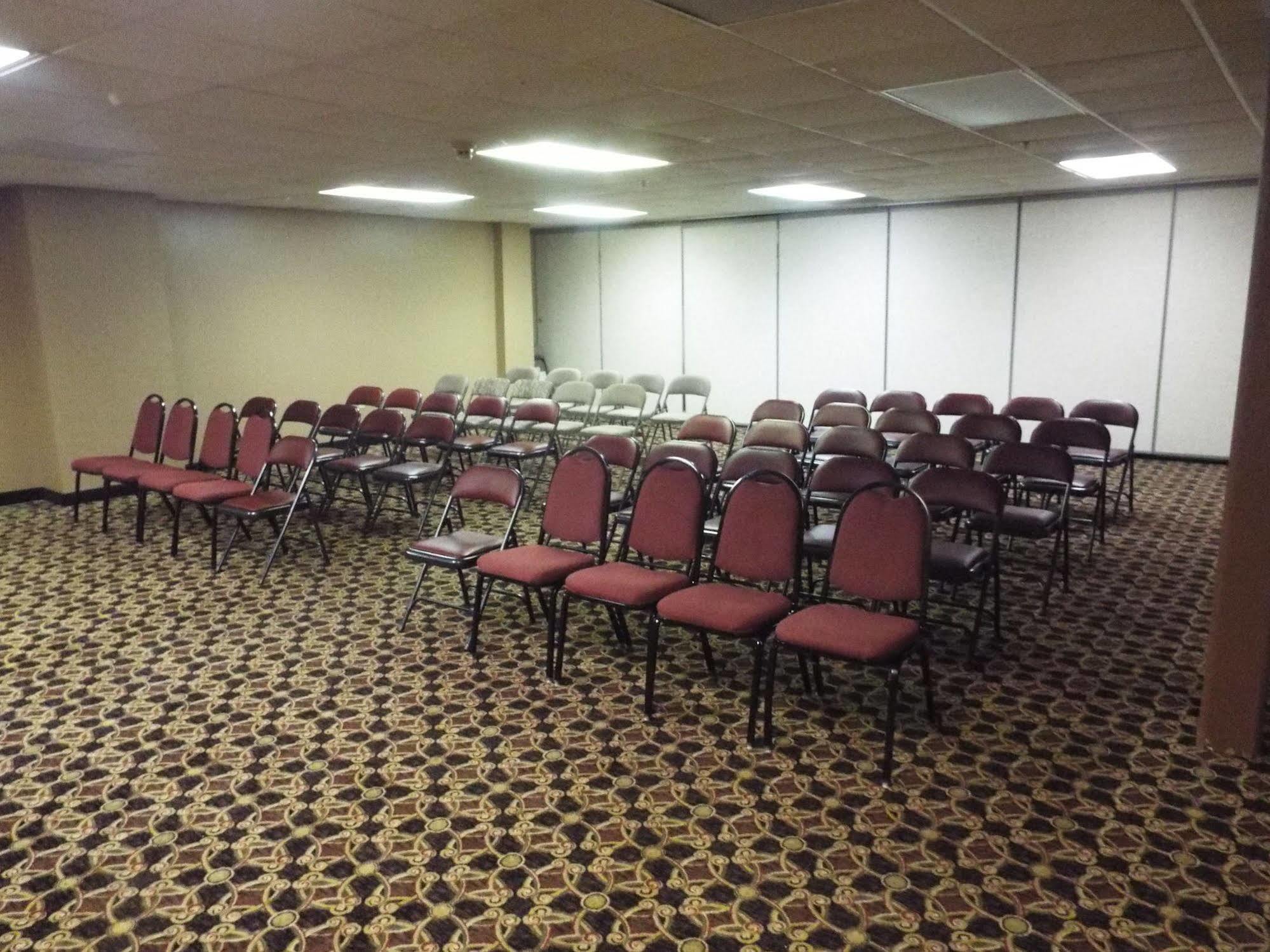 Quality Suites Atlanta Airport East Forest Park Εξωτερικό φωτογραφία